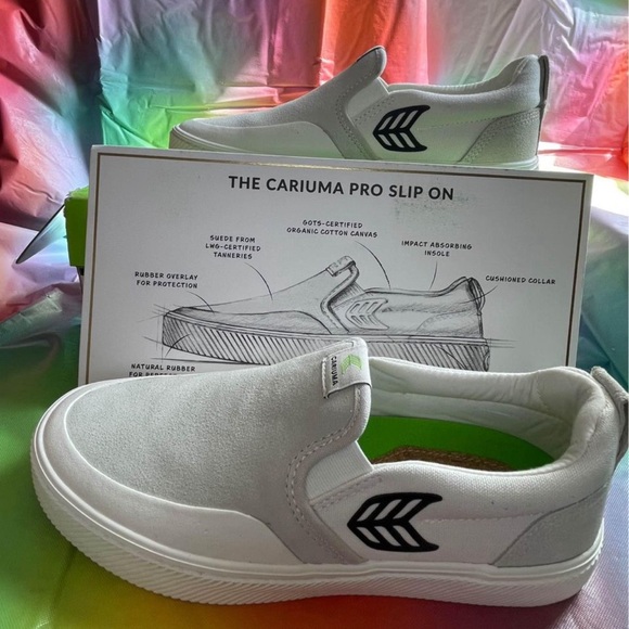 Cariuma, SLIP ON Skate PRO Off-White Canvas Vintage White Suede hlack Logo - Picture 1 of 3